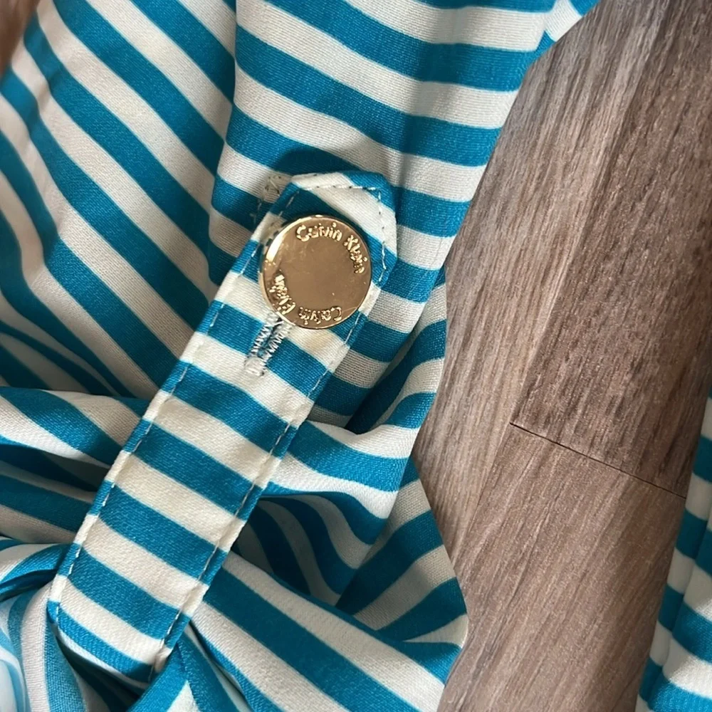 Calvin Klein top - Picture 3 of 4